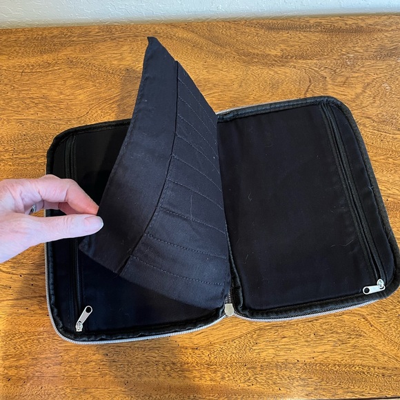 Knit picks interchangeable knitting needle case - Picture 4 of 4